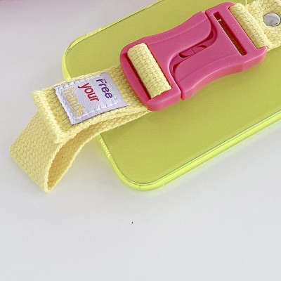 Чехол Handfree с цветным ремешком для Apple iPhone 12 Pro (6.1") Желтый Чехол Handfree с цветным ремешком для Apple iPhone 12 Pro (6.1") Желтый