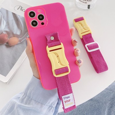 Чехол Handfree с цветным ремешком для Apple iPhone 12 Pro (6.1") Розовый Чехол Handfree с цветным ремешком для Apple iPhone 12 Pro (6.1") Розовый