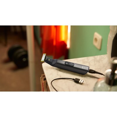 Бритва електр. Philips OneBlade Pro 360, Li-Ion, сух.+волог., індикатор заряду, м'який чохол, чорний (QP6552/15) Бритва електр. Philips OneBlade Pro 360, Li-Ion, сух.+волог., індикатор заряду, м'який чохол, чорний (QP6552/15)