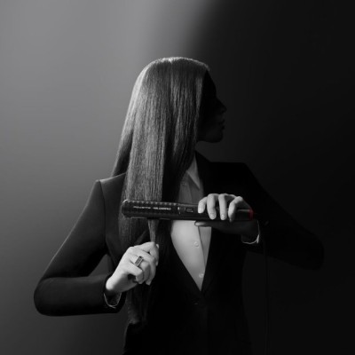 Випрямляч Rowenta x Karl Lagerfeld K/Pro Stylist Straightener, темп.режимів-8, 140-210С, дисплей, іонізація, кераміка, чорний (S Випрямляч Rowenta x Karl Lagerfeld K/Pro Stylist Straightener, темп.режимів-8, 140-210С, дисплей, іонізація, кераміка, чорний (S