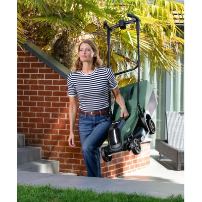 Газонокосарка акумуляторна Bosch CityMower 18V-32-300 18В акб 1х4А·год 34см 31л 30-60мм 9.4кг Газонокосарка акумуляторна Bosch CityMower 18V-32-300 18В акб 1х4А·год 34см 31л 30-60мм 9.4кг