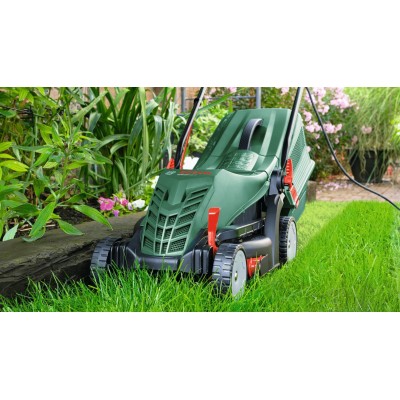 Газонокосарка мережева Bosch UniversalRotak 37-555 1400Вт 37см 40л 27-50мм 15.5кг Газонокосарка мережева Bosch UniversalRotak 37-555 1400Вт 37см 40л 27-50мм 15.5кг
