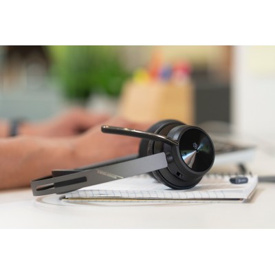 Гарнітура комп'ютерна стерео On-ear Poly Voyager Focus 2, USB-A, Bluetooth, всеспрямований, ANC, Acoustic fence, чорний Гарнітура комп'ютерна стерео On-ear Poly Voyager Focus 2, USB-A, Bluetooth, всеспрямований, ANC, Acoustic fence, чорний