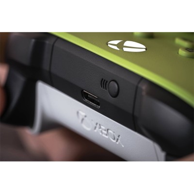 Геймпад Microsoft Xbox Series X | S Wireless Controller Electric Volt (QAU-00022) Геймпад Microsoft Xbox Series X | S Wireless Controller Electric Volt (QAU-00022)