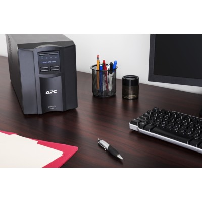 Джерело безперебійного живлення APC Smart-UPS 1000VA/700W, LCD, USB, SmartConnect, 8xC13 (SMT1000IC) Джерело безперебійного живлення APC Smart-UPS 1000VA/700W, LCD, USB, SmartConnect, 8xC13 (SMT1000IC)