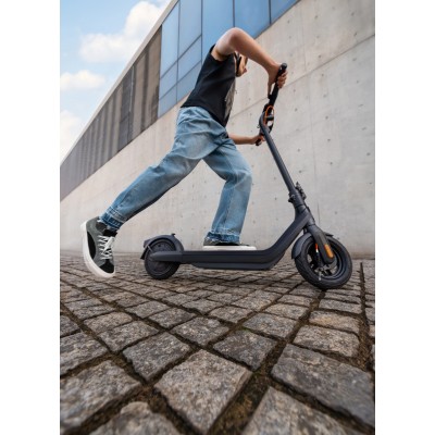 Електросамокат Segway-Ninebot E2 PRO E, чорний Електросамокат Segway-Ninebot E2 PRO E, чорний