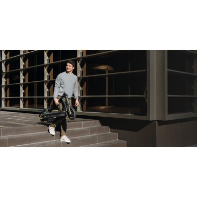 Електросамокат Segway-Ninebot MAX G2 E, чорний Електросамокат Segway-Ninebot MAX G2 E, чорний