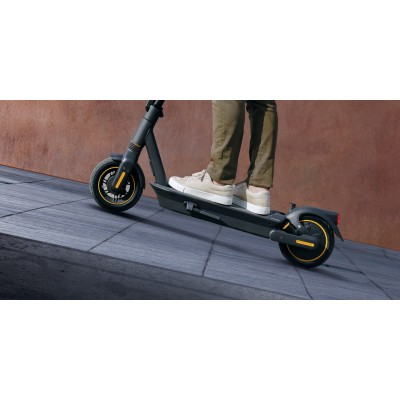 Електросамокат Segway-Ninebot MAX G2 E, чорний Електросамокат Segway-Ninebot MAX G2 E, чорний