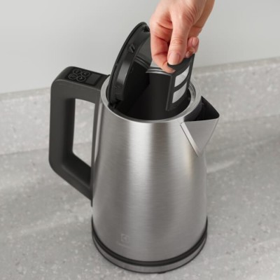 Електрочайник Electrolux 1.7л, Strix, дисплей, метал, підтримка температури, нерж. сталь (E5K1-6ST) Електрочайник Electrolux 1.7л, Strix, дисплей, метал, підтримка температури, нерж. сталь (E5K1-6ST)