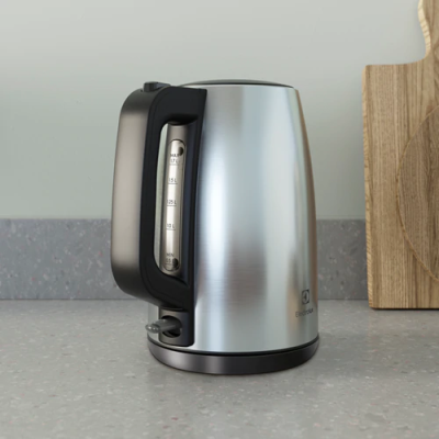 Електрочайник Electrolux 1.7л, Strix, метал, нерж. сталь (E3K1-3ST) Електрочайник Electrolux 1.7л, Strix, метал, нерж. сталь (E3K1-3ST)