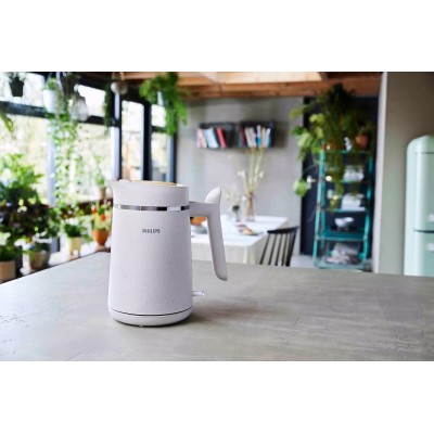Електрочайник Philips Eco Conscious Edition, 1.7л, екопластик, LED підсвітка, звуковий сигнал, білий матовий (HD9365/10) Електрочайник Philips Eco Conscious Edition, 1.7л, екопластик, LED підсвітка, звуковий сигнал, білий матовий (HD9365/10)