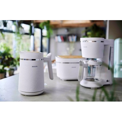 Електрочайник Philips Eco Conscious Edition, 1.7л, екопластик, LED підсвітка, звуковий сигнал, білий матовий (HD9365/10) Електрочайник Philips Eco Conscious Edition, 1.7л, екопластик, LED підсвітка, звуковий сигнал, білий матовий (HD9365/10)
