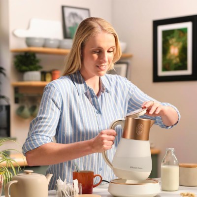 Електрочайник Russell Hobbs Calm, 1.7л, скло, біло-мідний (27450-70) Електрочайник Russell Hobbs Calm, 1.7л, скло, біло-мідний (27450-70)
