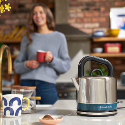 Електрочайник Russell Hobbs Distinctions Black 1.5л, Strix, метал, сріблясто-синій (26421-70) Електрочайник Russell Hobbs Distinctions Black 1.5л, Strix, метал, сріблясто-синій (26421-70)