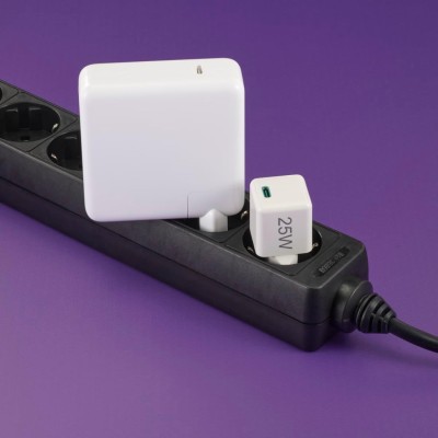 Зарядний пристрій мережевий Hama 25Вт USB-С, PD, білий Зарядний пристрій мережевий Hama 25Вт USB-С, PD, білий