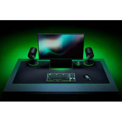 Ігрова поверхня Razer Gigantus V2, 3XL (1200x550x4мм), чорний (RZ02-03330500-R3M1) Ігрова поверхня Razer Gigantus V2, 3XL (1200x550x4мм), чорний (RZ02-03330500-R3M1)