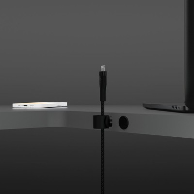 Кабель USB-A > Lightning заряджання/синхронізації Belkin 1м, плетений, силіконовий, з ремінцем на магніті, чорний (CAA010BT1MBK)