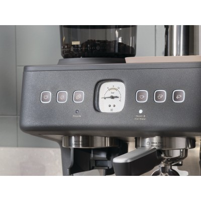 Кавоварка Electrolux ріжкова, 3л, зерно+мелена, ручний капуч, кавомолка, підігрів чашок, подача гар. води, чорний (E8EC1-8BP) Кавоварка Electrolux ріжкова, 3л, зерно+мелена, ручний капуч, кавомолка, підігрів чашок, подача гар. води, чорний (E8EC1-8BP)