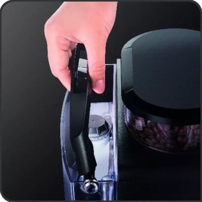 Кавомашина Krups Essential 1.7л, зерно, автомат.капучинатор, білий (EA816170) Кавомашина Krups Essential 1.7л, зерно, автомат.капучинатор, білий (EA816170)