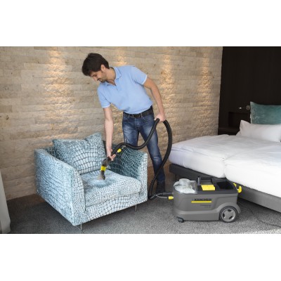 Пилосос професійний миючий Karcher Puzzi 10/1, 1250Вт, 254мБар, контейнер 10/9л, 10.5кг (1.100-131.0) Пилосос професійний миючий Karcher Puzzi 10/1, 1250Вт, 254мБар, контейнер 10/9л, 10.5кг (1.100-131.0)