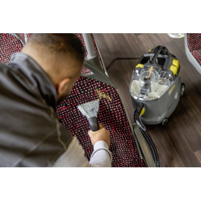 Пилосос професійний миючий Karcher Puzzi 8/1, 1200Вт, 270мБар, контейнер 8/7л, 8.6кг (1.100-240.0) Пилосос професійний миючий Karcher Puzzi 8/1, 1200Вт, 270мБар, контейнер 8/7л, 8.6кг (1.100-240.0)