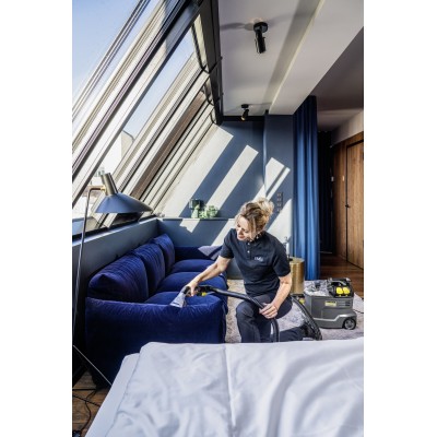 Пилосос професійний миючий Karcher Puzzi 8/1, 1200Вт, 270мБар, контейнер 8/7л, 8.6кг (1.100-240.0) Пилосос професійний миючий Karcher Puzzi 8/1, 1200Вт, 270мБар, контейнер 8/7л, 8.6кг (1.100-240.0)