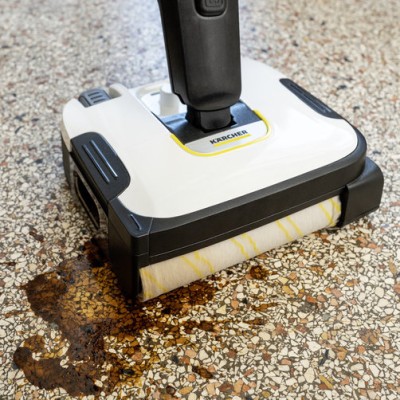 Підлогомийна машина Karcher безпровідна FC 2-4 Battery Set, вода -0.2л, автон. робота до 20хв, вага-2.3кг, білий (1.056-200.0) Підлогомийна машина Karcher безпровідна FC 2-4 Battery Set, вода -0.2л, автон. робота до 20хв, вага-2.3кг, білий (1.056-200.0)