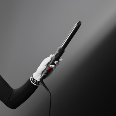 Плойка Rowenta x Karl Lagerfeld Curling Tong, 47Вт, D -25mm, >200С, кераміка, турмалін, чорний (CF321LF0) Плойка Rowenta x Karl Lagerfeld Curling Tong, 47Вт, D -25mm, >200С, кераміка, турмалін, чорний (CF321LF0)