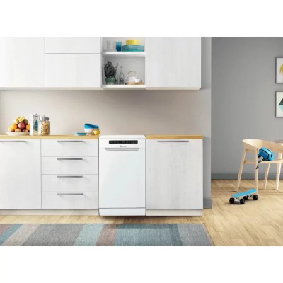 Посудомийна машина Indesit, 10компл., A+, 45см, білий (DSFO3T224C) Посудомийна машина Indesit, 10компл., A+, 45см, білий (DSFO3T224C)