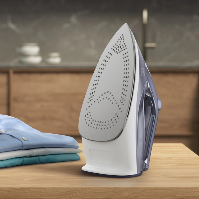 Праска Electrolux, 2400Вт, 330мл, паровий удар 160гр, керам. підошва, сіро-білий (E6SI1-2MN) Праска Electrolux, 2400Вт, 330мл, паровий удар 160гр, керам. підошва, сіро-білий (E6SI1-2MN)
