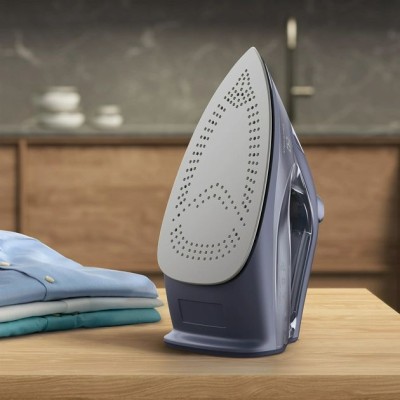 Праска Electrolux, 2500Вт, 330мл, паровий удар 200гр, керам. підошва, блакитний (E6SI1-4MN) Праска Electrolux, 2500Вт, 330мл, паровий удар 200гр, керам. підошва, блакитний (E6SI1-4MN)