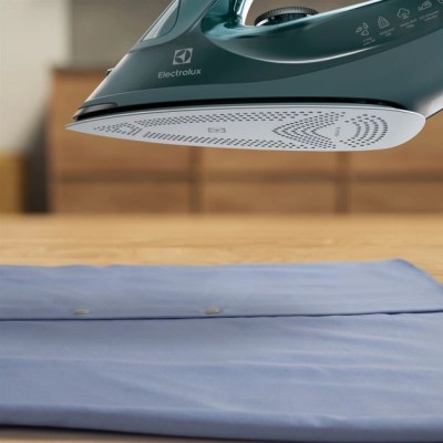 Праска Electrolux, 2600Вт, 330мл, паровий удар 210гр, керам. підошва, зелений (E6SI1-6PG) Праска Electrolux, 2600Вт, 330мл, паровий удар 210гр, керам. підошва, зелений (E6SI1-6PG)