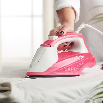 Праска Russell Hobbs Light & Easy Pro, 2600Вт, 240мл, паровий удар -130гр, постійна пара - 40гр, керам. підошва, біло-рожевий (2 Праска Russell Hobbs Light & Easy Pro, 2600Вт, 240мл, паровий удар -130гр, постійна пара - 40гр, керам. підошва, біло-рожевий (2