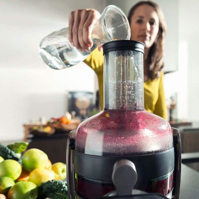 Соковитискач Philips Avance Collection відцентрований 1200Вт, чаша-1л, жмих-2.1л, жолоб на ціле яблуко, пластик/метал, сріблясти Соковитискач Philips Avance Collection відцентрований 1200Вт, чаша-1л, жмих-2.1л, жолоб на ціле яблуко, пластик/метал, сріблясти
