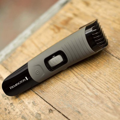 Тример Remington Beard Boss Pro, для бороди і вусів, акум., титан.напил., чорний (MB4131) Тример Remington Beard Boss Pro, для бороди і вусів, акум., титан.напил., чорний (MB4131)