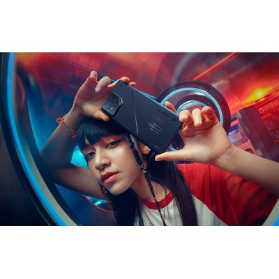 Смартфон ASUS ROG Phone 9 Pro (AI2501)16/512Gb чорний Смартфон ASUS ROG Phone 9 Pro (AI2501)16/512Gb чорний
