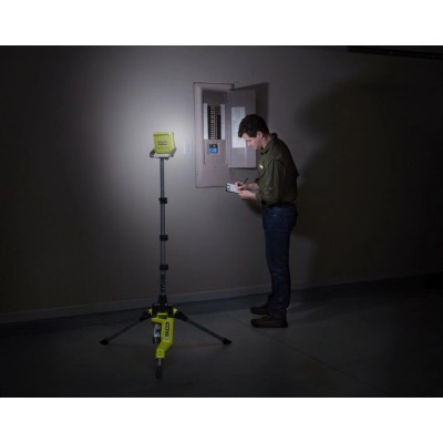 Прожектор акумуляторний на штативі Ryobi ONE+ R18TL-0 18В 2700/1000/500лм 0.6-1.7м 3.2кг без АКБ та ЗП (5133004854) Прожектор акумуляторний на штативі Ryobi ONE+ R18TL-0 18В 2700/1000/500лм 0.6-1.7м 3.2кг без АКБ та ЗП (5133004854)