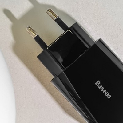 Зарядний Пристрій Baseus 20W QC 1С CCFS-SN01 Black Зарядний Пристрій Baseus 20W QC 1С CCFS-SN01 Black