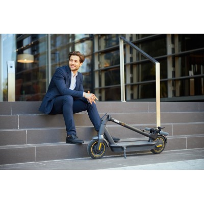Електросамокат Segway-Ninebot MAX G30E II, чорний Електросамокат Segway-Ninebot MAX G30E II, чорний