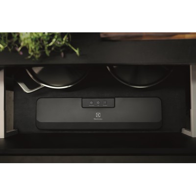 Вакууматор Electrolux для рулонів, пакетів і контейнерів, 80Вт, 30см, електронне керування, +10 пакетів, пластик, чорний (E4VS1- Вакууматор Electrolux для рулонів, пакетів і контейнерів, 80Вт, 30см, електронне керування, +10 пакетів, пластик, чорний (E4VS1-