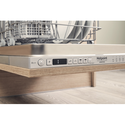 Посудомийна машина Hotpoint вбудована, 10компл., A+++, 45см, дисплей, інвертор, 3й кошик, білий (HSIO3O35WFE)