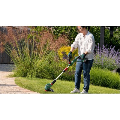 Тример садовий акумуляторний Bosch UniversalGrassCut 18V-26-500 1х2.5А·год 26см ЗП AL 18V-20 3.5кг Тример садовий акумуляторний Bosch UniversalGrassCut 18V-26-500 1х2.5А·год 26см ЗП AL 18V-20 3.5кг