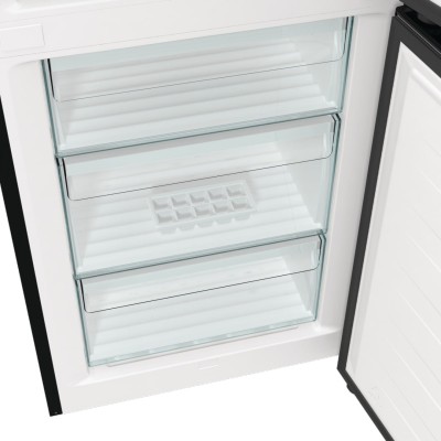 Холодильник з нижн. мороз. камерою Gorenje, 194x66x60см, 2 двері, 204(96)л, А++, Retro, NoFrost+, Внутр. Диспл, Зона св-ті, чорн
